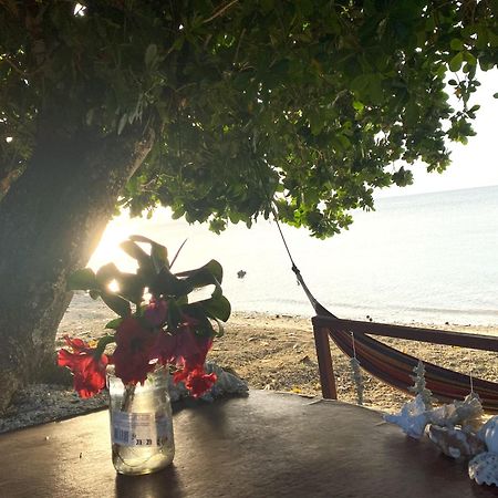 Vatupau Beachfront Bungalows Port Vila Esterno foto