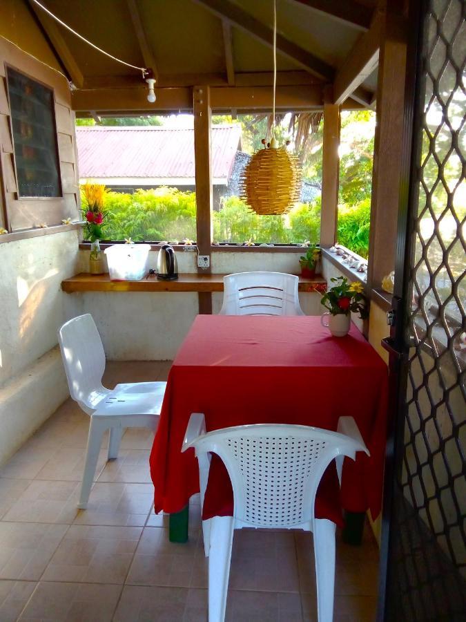 Vatupau Beachfront Bungalows Port Vila Esterno foto