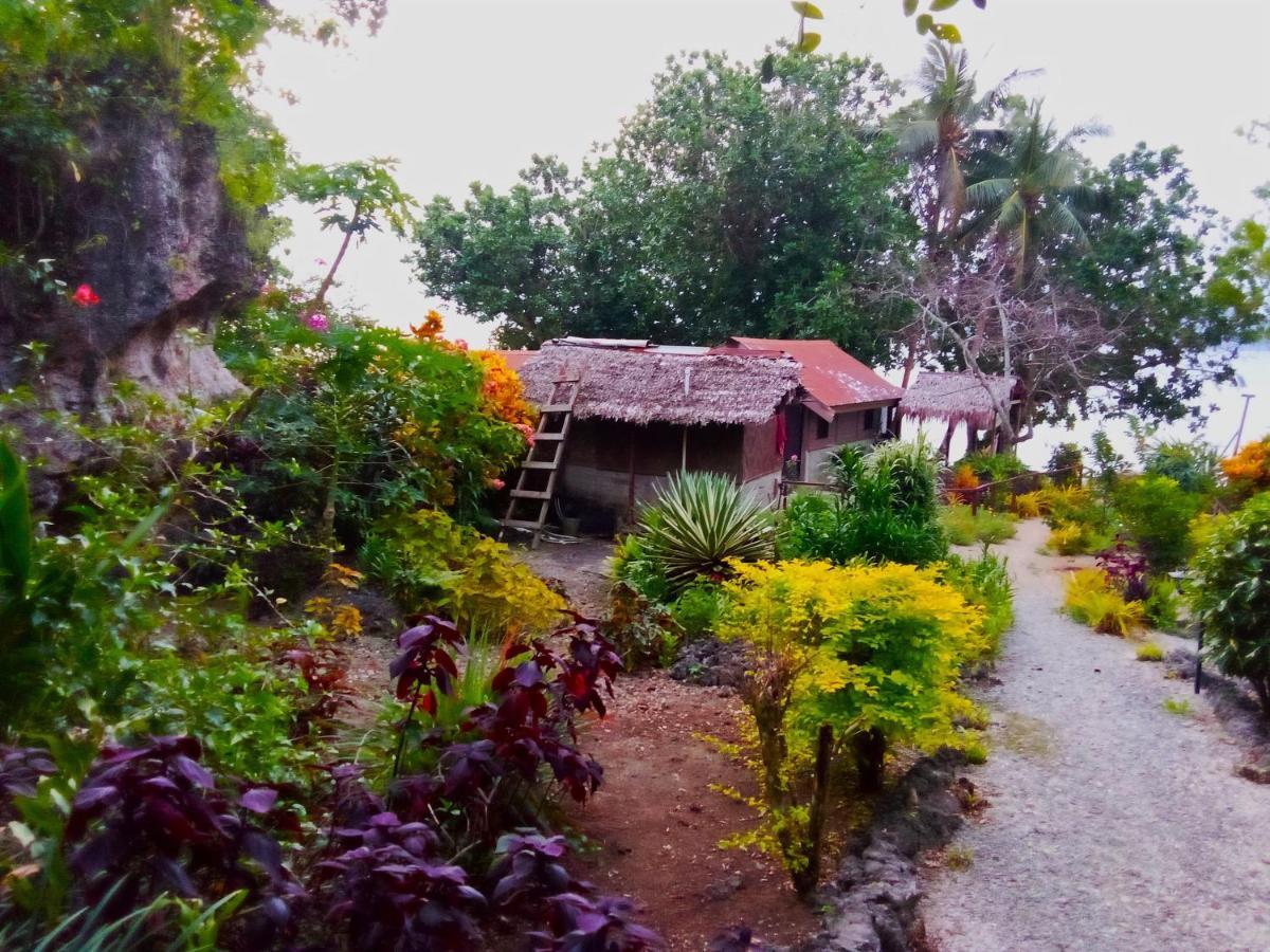 Vatupau Beachfront Bungalows Port Vila Esterno foto