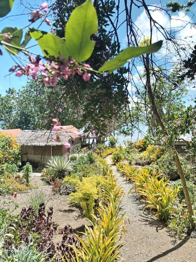 Vatupau Beachfront Bungalows Port Vila Esterno foto